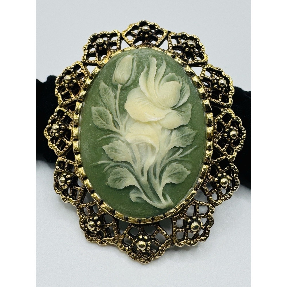 Vintage Floral Cameo Brooch Pin Gold Tone Green Raised Flower Pendant